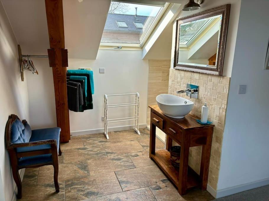 Little Bream - Pretty Cosy Cottage, Sea Views, Walk To The Beach Mawnan Smith Esterno foto