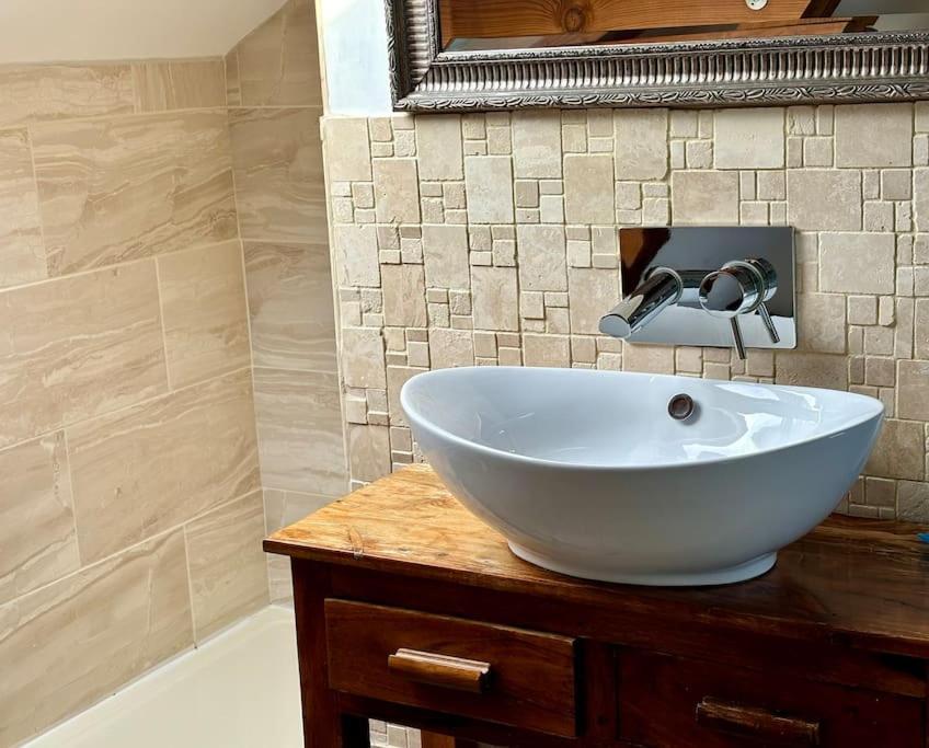 Little Bream - Pretty Cosy Cottage, Sea Views, Walk To The Beach Mawnan Smith Esterno foto