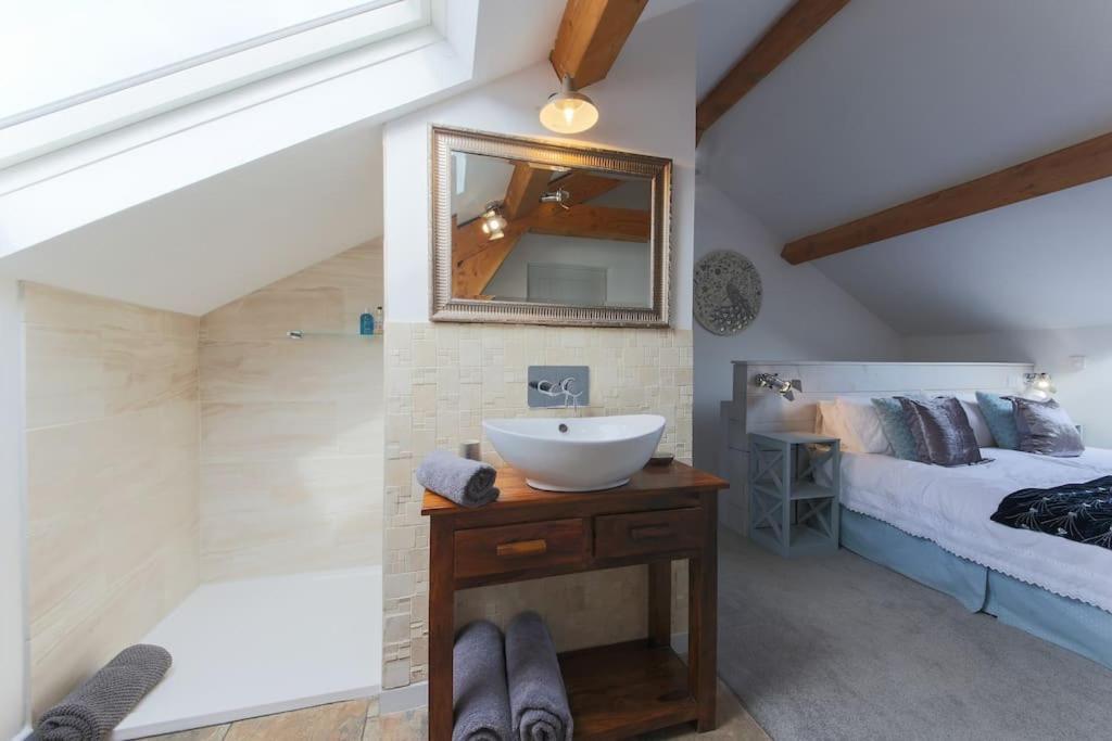 Little Bream - Pretty Cosy Cottage, Sea Views, Walk To The Beach Mawnan Smith Esterno foto